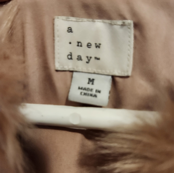 Pink Faux Fur Vest - Picture 4 of 5